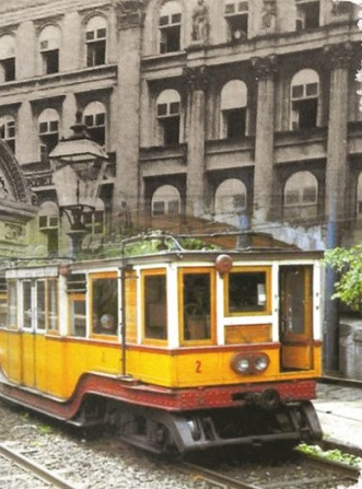 125 éve, 1896. május 3-án, Budapesten Ferenc József jelenlétében felavatták a földalatti vasutat, a „kisföldalattit”
