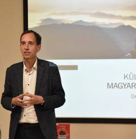Dr. Kiss Róbert Richard: Magyarokról magyarul magyaroknak c. előadása