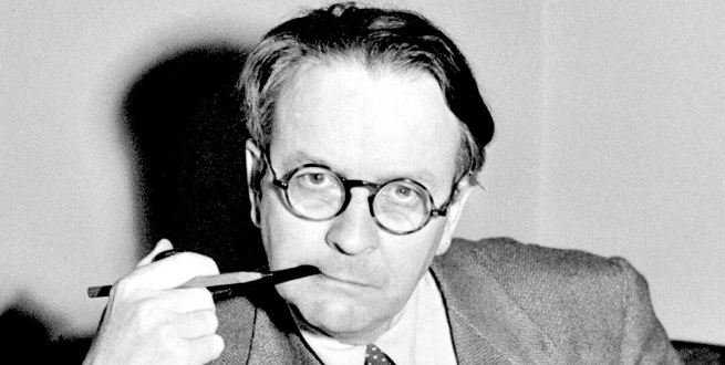 135 éve született Raymond Chandler (1888–1959) amerikai krimiíró