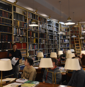 Az ELTE BTK könyvtárszakos hallgatóinak látogatása